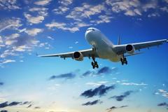 Το αιώνιο ερώτημα απαντάται: Γιατί υπάρχουν τασάκια στα αεροπλάνα αφού απαγορεύεται το κάπνισμα;