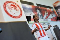 ΕΡΥΘΡΟΛΕΥΚΗ ΦΩΤΟΓΡΑΦΙΣΗ! (PHOTOS)