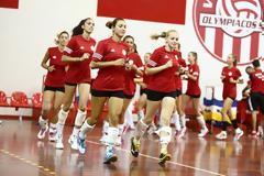 ΠΡΩΤΗ ΜΕ ΝΕΑ ΠΡΟΣΩΠΑ ΓΙΑ ΤΟ ΒΟΛΕΪ ΓΥΝΑΙΚΩΝ ΤΟΥ ΘΡΥΛΟΥ!