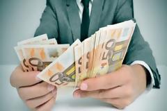 Δεν τους ήξερες αλλά τους πλήρωνες - Οι 10 φόροι που καταργούνται με το νέο μνημόνιο