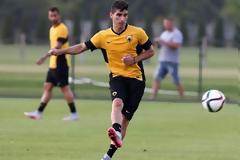 Θηρίο στο κλουβί ο Μάνταλος