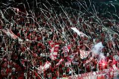 Η ΘΥΡΑ 7 ΓΙΑ ΤΑ... ΜΟΛΙΣ 350 ΕΝΑΠΟΜΕΙΝΑΝΤΑ ΔΙΑΡΚΕΙΑΣ ΣΤΟ ΠΕΤΑΛΟ!