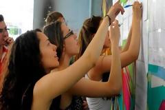 Πανελλήνιες 2015: Σε ποιες σχολές οι βάσεις θα μειωθούν έως και 1.500 μόρια;