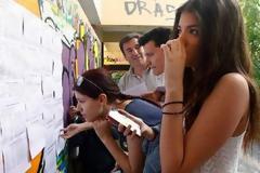 Πανελλήνιες 2015: Δείτε τις βάσεις για όλες τις σχολές - Κατακόρυφη πτώση