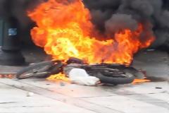 Πάτρα: Λαμπάδιασε μηχανάκι τα ξημερώματα