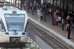 Ο Προαστιακός της Πάτρας έγινε 5 χρόνων - Οι επιβάτες πολλαπλασιάζονται, τα προβλήματα παραμένουν