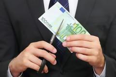 Τι θα συμβεί στους Ελληνες καταθέτες σε περίπτωση «κουρέματος»