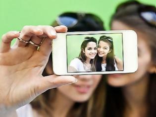 Φωτογραφία για Οι πολλές selfie κάνουν κακό στην υγεία και όχι μόνο