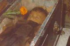 Αυτό το μικρό κοριτσάκι είναι νεκρό εδώ και 95 χρόνια - Όταν ξαφνικα άνοιξε τα μάτια της [photos]