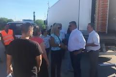 Στη β’ παράδοση επισιτιστικής βοήθειας σε έξι δήμους του Β. Τομέα Αττικής ο Γ. Πατούλης