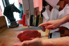 Στο 13%, πάλι, ο ΦΠΑ για όλα τα κρέατα