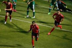 ΓΕΛΑΕΙ ΟΛΟ ΤΟ... ΑΖΕΡΜΠΑΪΤΖΑΝ! ΑΠΙΣΤΕΥΤΗ Η ΜΕΤΑΔΟΣΗ ΤΩΝ ΑΖΕΡΩΝ ΣΤΑ ΓΚΟΛ ΤΗΣ ΚΑΜΠΑΛΑ! *ΒΙΝΤΕΟ*