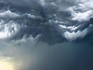 Φωτογραφία για Ανησυχία από αλλόκοτη ρουφήχτρα στον ουρανό της Ελβετίας [video]