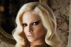 Η κρίση χτύπησε και την Τζούλια - Δείτε τι ξεπουλάει για μόλις 10 ευρώ [photos]