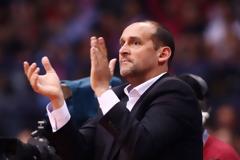 ΥΠΟ ΤΟ ΒΛΕΜΜΑ ΤΟΥ... ΠΡΟΕΔΡΟΥ Η ΣΗΜΕΡΙΝΗ ΠΡΟΠΟΝΗΣΗ ΣΤΟ ΣΕΦ!