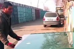 Αυτός ο γρήγορος τρόπος κοπής γυαλιού θα σας ξαφνιάσει [video]