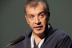 «Έφοδος» Θεοδωράκη στο ΚΑΤ – Το 5ευρο είναι οι μειώσεις στις συντάξεις