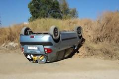 Αιγιάλεια: Αυτοκίνητο με τις ρόδες...πάνω! - Στο νοσοκομείο ο οδηγός