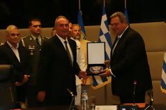 Διαβάστε ποιο 