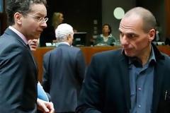 Liberation: Ο Μοσκοβισί χώρισε Βαρουφάκη-Ντάισελμπλουμ πριν πιαστούν στα χέρια