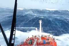 Είδαν τον χάρο με τα μάτια τους - Δείτε το βίντεο αφού έχετε πάρει πρώτα δραμαμίνη... [video]