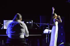 Το Αρχαίο Θέατρο Στράτου ανοίγει απόψε για πρώτη φορά τις πύλες του στο κοινό-Συναυλία Δάρρα - Παπαδημητρίου