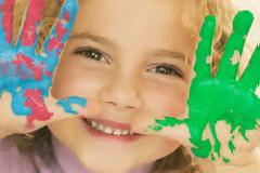 Τα oρόσημα στην ανάπτυξη του παιδιού που αλλάζουν τη ζωή των γονιών