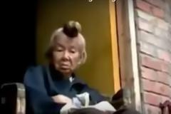 Φύτρωσε κέρατο στο κεφάλι της με αποτέλεσμα να μοιάζει με 