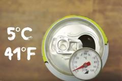 Ο πιο γρήγορος τρόπος για να παγώσετε ένα αναψυκτικό [video]