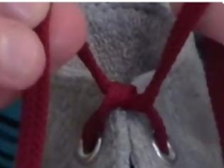 Φωτογραφία για Νομίζετε ότι ξέρετε να δένετε τα κορδόνια σας; Μάλλον κάνετε λάθος... [video]