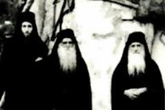 7006 - Ιερομόναχος Νεκτάριος Καυσοκαλυβίτης· ο Πνευματικός (1904 – 30 Αυγούστου 1989)