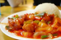 Η συνταγή της ημέρας: Κοτόπουλο με γλυκόξινη σως και ρύζι