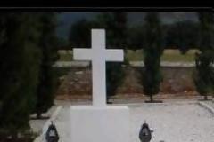 ΘΡΗΝΟΣ στα Χανιά: Αυτοκτόνησε πάνω από τον τάφο του παππού του