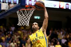 «ΚΟΠΗΚΕ» ΑΠΟ ΤΗ ΛΟΚΟΜΟΤΙΒ... ΕΠΙΣΤΡΕΦΕΙ ΣΤΗ ΜΑΚΑΜΠΙ