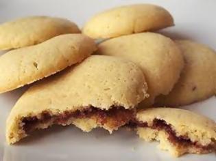 Φωτογραφία για Η συνταγή της ημέρας: Γεμιστά μπισκότα με πραλίνα φουντουκιού