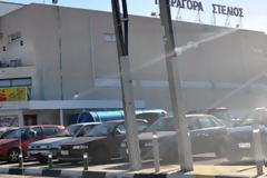 Σήκωσαν τσιγάρα χιλιάδων ευρώ από υπεραγορά στα Λιβάδια