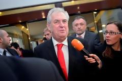 Προκλητικός ο πρόεδρος της Τσεχίας: Θα μπούμε στο ευρώ μόλις φύγει η Ελλάδα