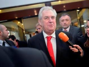 Φωτογραφία για Προκλητικός ο πρόεδρος της Τσεχίας: Θα μπούμε στο ευρώ μόλις φύγει η Ελλάδα