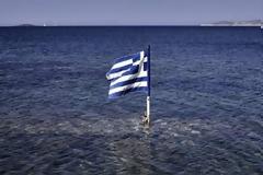 Αναβιώνει η απειλή του Grexit - Η πολιτική παράλυση πάει πίσω τις μεταρρυθμίσεις