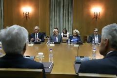 «BΑΡΙΑ» ΑΤΖΕΝΤΑ ΓΙΑ ΤΗΝ ΥΠΗΡΕΣΙΑΚΗ