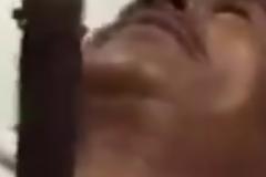 ΣΟΚ: Μαχαίρι σφηνωμένο στην καρδιά του πάλλεται στο ρυθμό των χτύπων της [video]