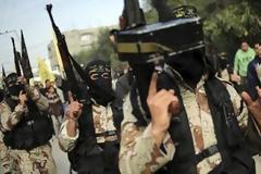 Νέες βαρβαρότητες από τους τζιχαντιστές: Καίνε ζωντανούς 4 άνδρες δεμένους χειροπόδαρα [photo]