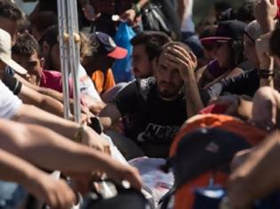 Φωτογραφία για Ένταση με πρόσφυγες στην ουδέτερη ζώνη Ελλάδας - ΠΓΔΜ