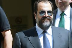 Ο Πατέρας δεν επιστρέφει αλλά στηρίζει τον Αλαφούζο