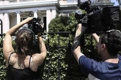 Κόντρα ΣΥΡΙΖΑ - ΝΔ για τον τηλεοπτικό χρόνο - Τι θα γίνει με τα ντιμπέιτ;