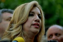 Εξοργισμένη η Φώφη Γεννηματά για τα δημοσιεύματα που αναφέρονται στον άντρα της