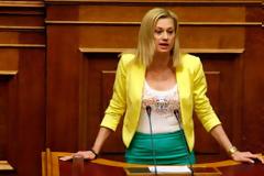 Ραχήλ Μακρή: Πώς κατέφθασε στην ΕΣΗΕΑ εντυπωσιάζοντας; Το κολάν που αναστάτωσε... [photos]