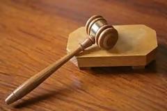 Με χρέος 322.867,76 ευρώ, Ιδ. υπάλληλος 