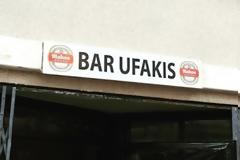 Ο Βαρουφάκης είναι πλέον και... μπαρ στην Ισπανία [photo]