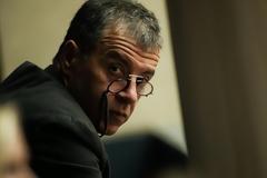 ΘΕΟΔΩΡΑΚΗΣ: «ΥΠΑΡΧΕΙ ΑΝΑΓΚΗ ΝΑ ΜΠΕΙ ΝΕΟΣ ΠΑΙΚΤΗΣ ΣΤΟ ΤΡΑΠΕΖΙ» VD